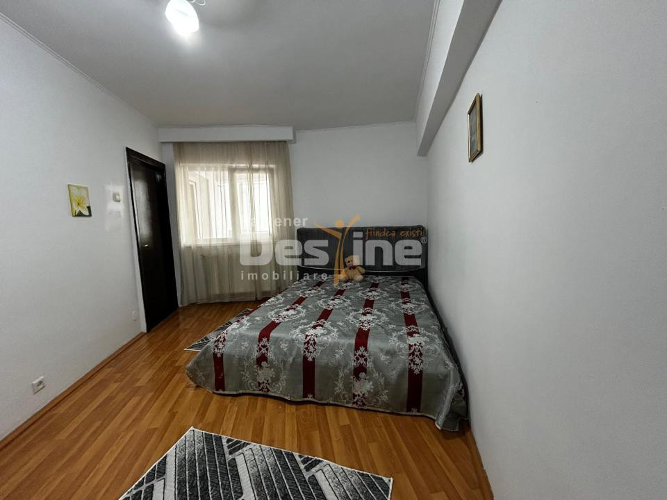 Inchiriere apartament 3 CD 95mp 2 balcoane+2 bai etaj intermediar CUG