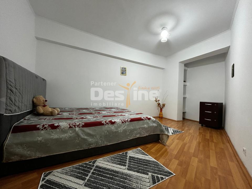 Inchiriere apartament 3 CD 95mp 2 balcoane+2 bai etaj intermediar CUG