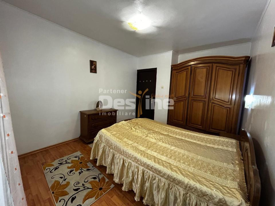 Inchiriere apartament 3 CD 95mp 2 balcoane+2 bai etaj intermediar CUG