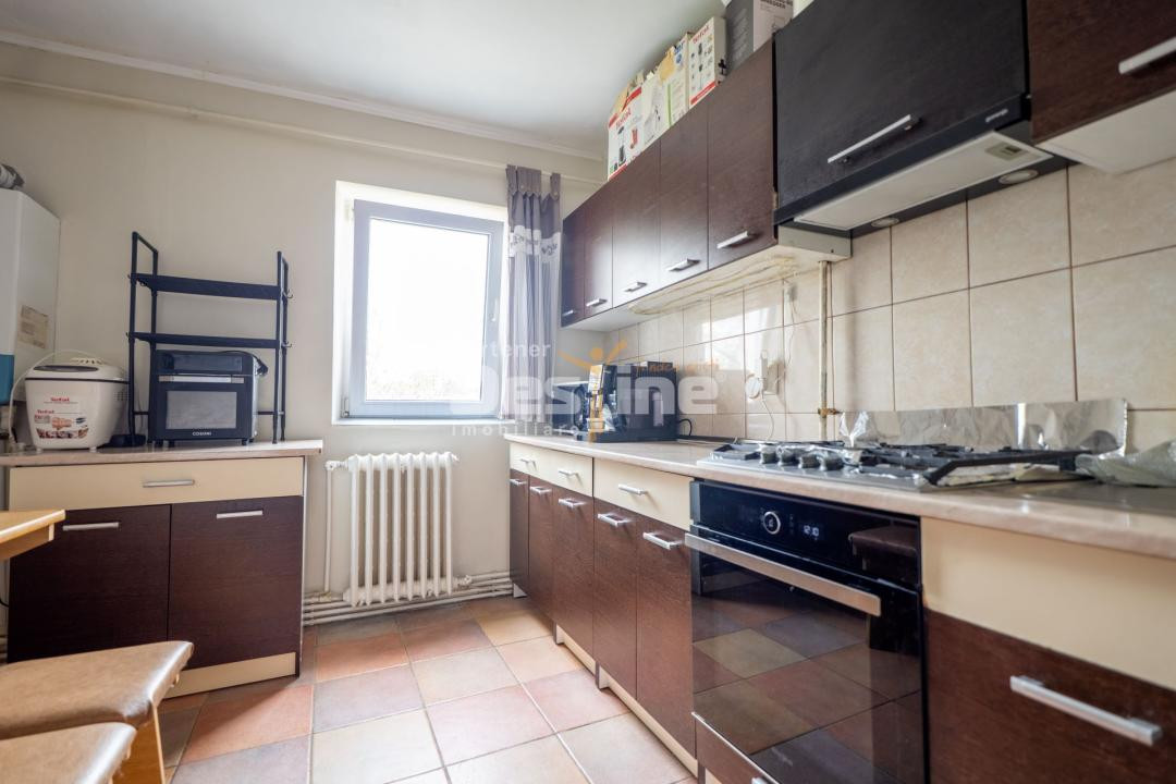 Apartament 2CD 50,3mp + balcon zona centrala Podu de Fier 