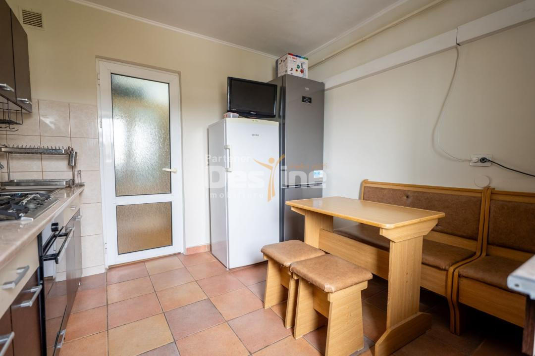 Apartament 2CD 50,3mp + balcon zona centrala Podu de Fier 