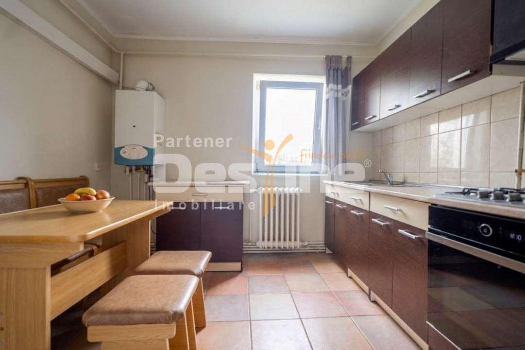 Apartament 2CD 50,3mp + balcon zona centrala Podu de Fier 