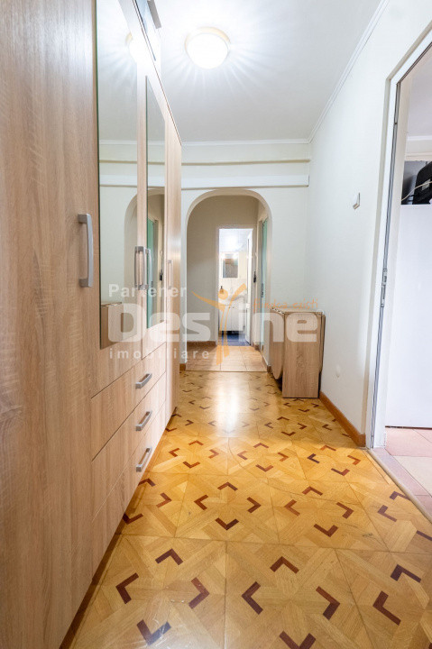 Apartament 2CD 50,3mp + balcon zona centrala Podu de Fier 
