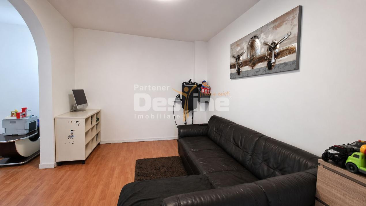 🏡 Casă individuală + garaj 