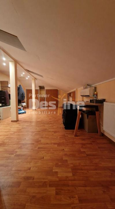 🏡 Casă individuală + garaj 