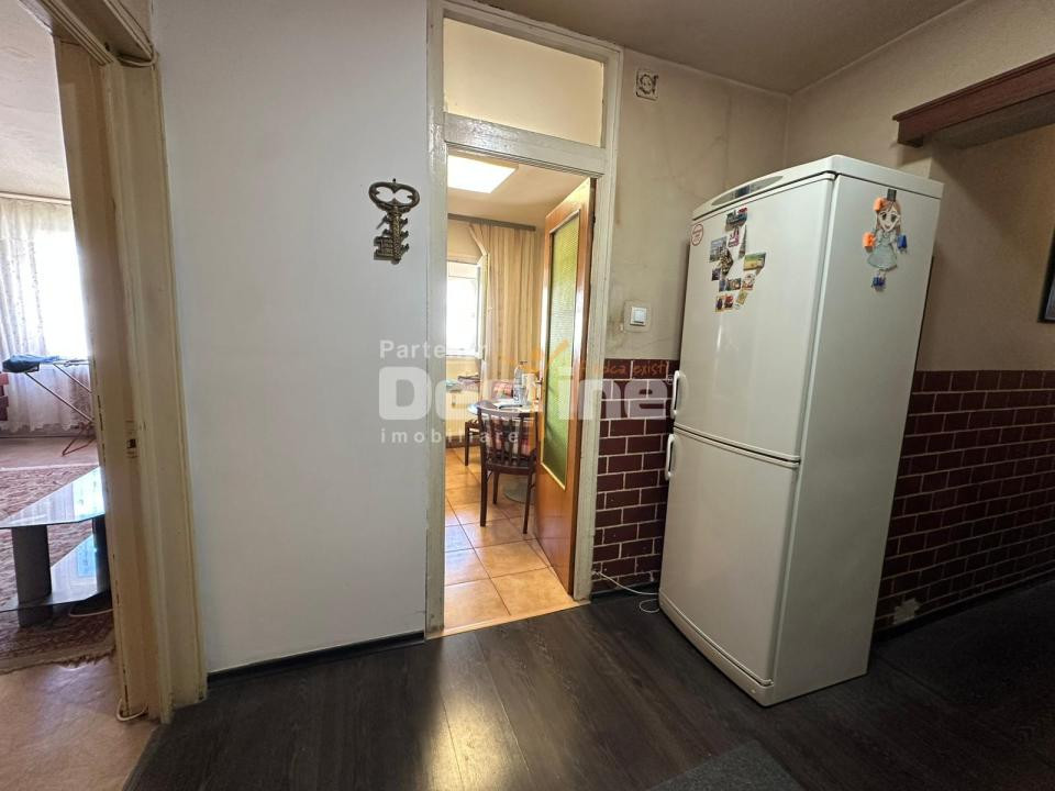 Apartament 3 camere decomandat - 2 bai - etaj 7/8 in zona Vitan