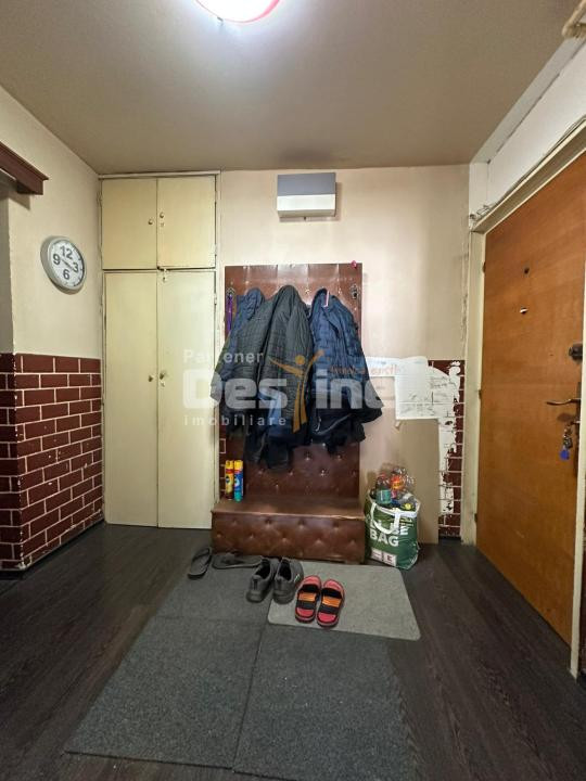 Apartament 3 camere decomandat - 2 bai - etaj 7/8 in zona Vitan