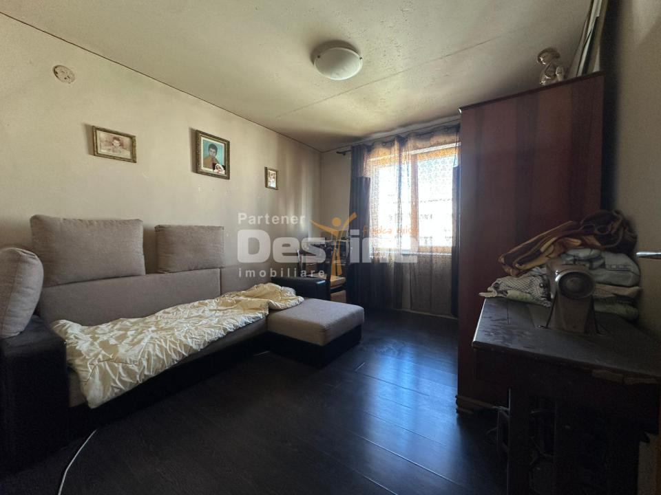 Apartament 3 camere decomandat - 2 bai - etaj 7/8 in zona Vitan