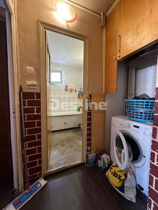 Apartament 3 camere decomandat - 2 bai - etaj 7/8 in zona Vitan