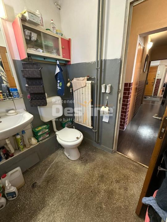 Apartament 3 camere decomandat - 2 bai - etaj 7/8 in zona Vitan