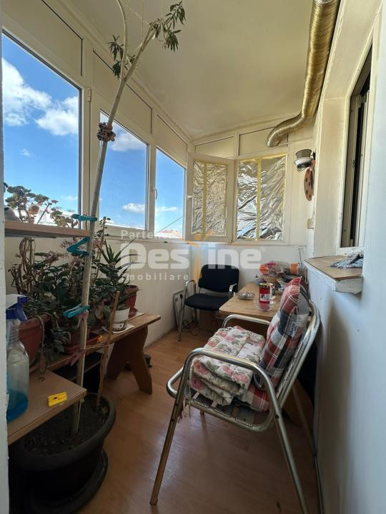Apartament 3 camere decomandat - 2 bai - etaj 7/8 in zona Vitan