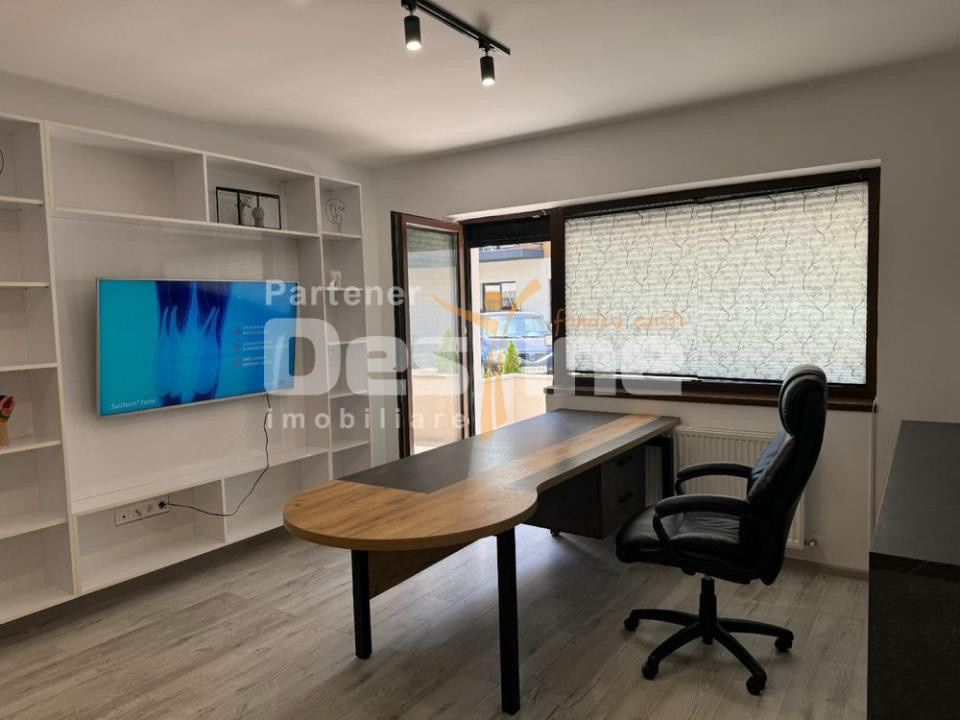 Apartament 2 camere cu terasa mare, pretabil si pt spatiu comercial,  Tractorul
