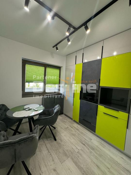 Apartament 2 camere cu terasa mare, pretabil si pt spatiu comercial,  Tractorul