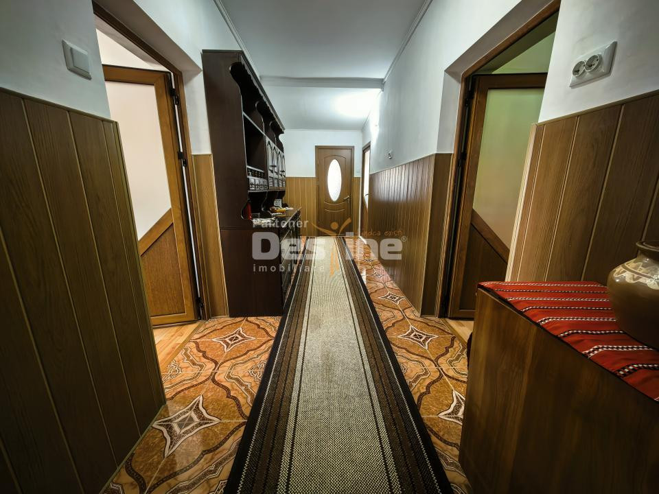 Casă 4 camere plan parter cu beci și anexe + 720 mp curte 