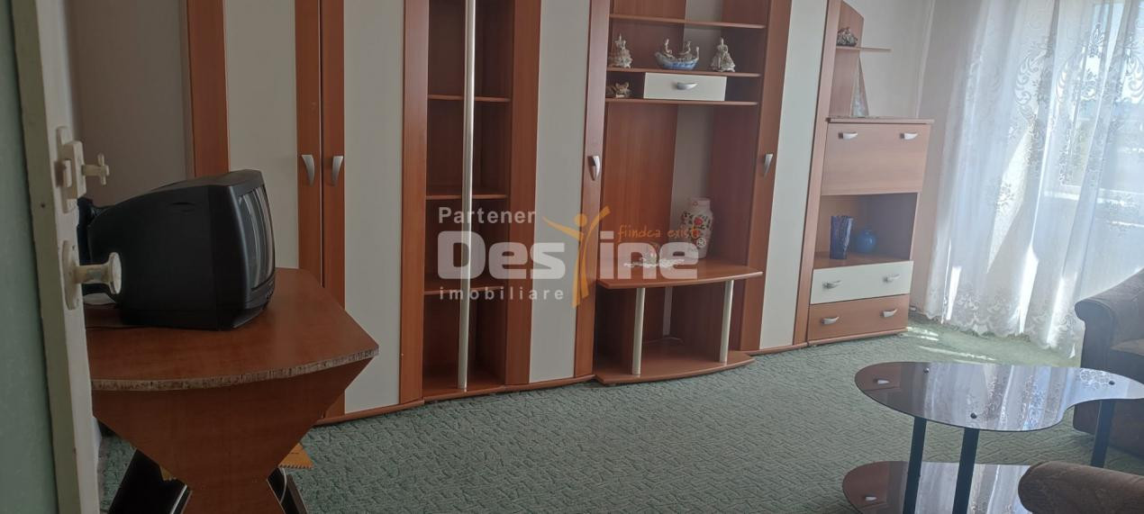 APARTAMENT CU 3 CAMERE IN ZONA MATERNA SITUAT LA ETAJUL 3 BLOC TURN