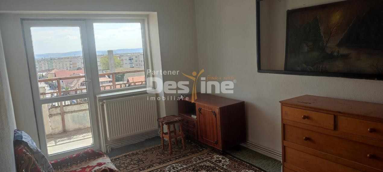 APARTAMENT CU 3 CAMERE IN ZONA MATERNA SITUAT LA ETAJUL 3 BLOC TURN