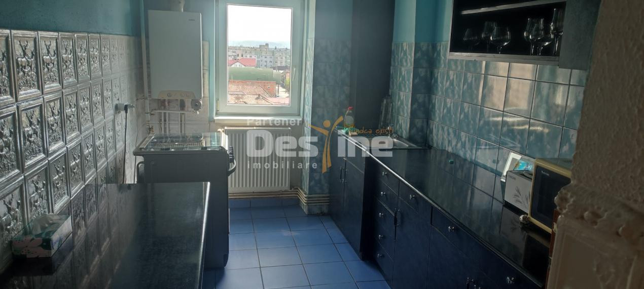 APARTAMENT CU 3 CAMERE IN ZONA MATERNA SITUAT LA ETAJUL 3 BLOC TURN