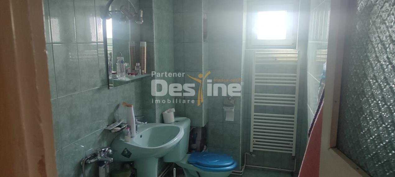 APARTAMENT CU 3 CAMERE IN ZONA MATERNA SITUAT LA ETAJUL 3 BLOC TURN