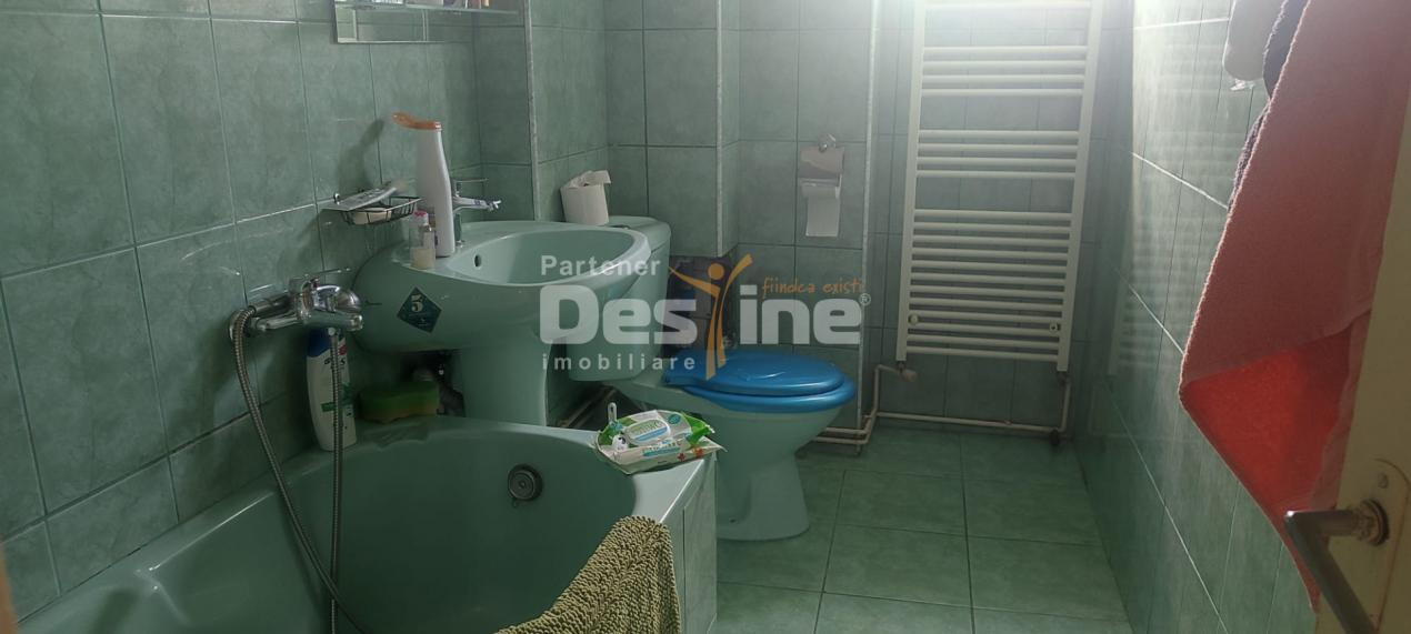 APARTAMENT CU 3 CAMERE IN ZONA MATERNA SITUAT LA ETAJUL 3 BLOC TURN