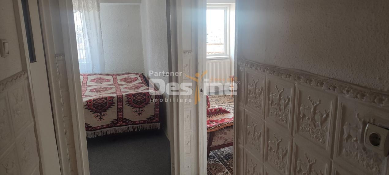 APARTAMENT CU 3 CAMERE IN ZONA MATERNA SITUAT LA ETAJUL 3 BLOC TURN