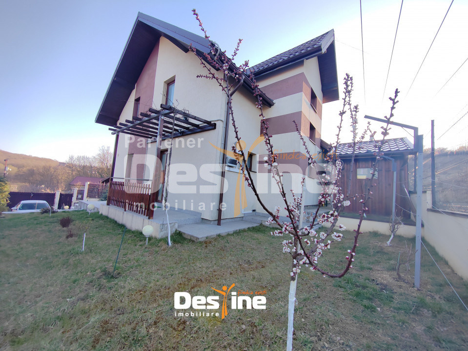 BÂRNOVA - Casă individuală P+1+POD, 140 mp + 380 mp teren