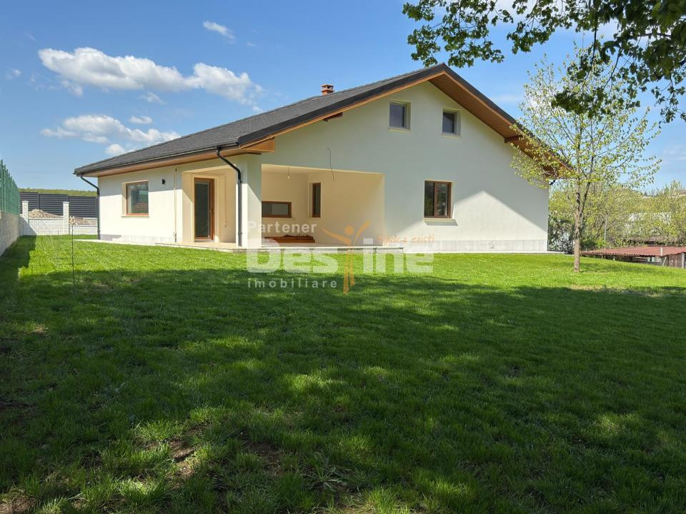 BÂRNOVA - Casă individuală P+POD, 156 mp + 1000 mp teren