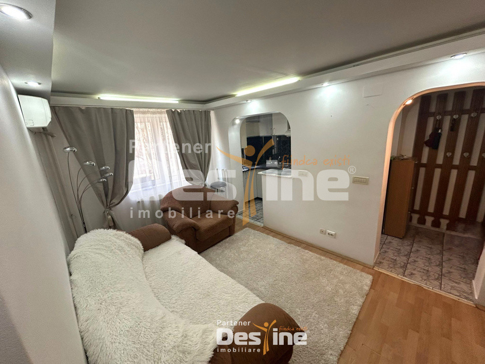 Podu Ros - Apartament 3 camere semidecomandat, MOBILAT și UTILAT