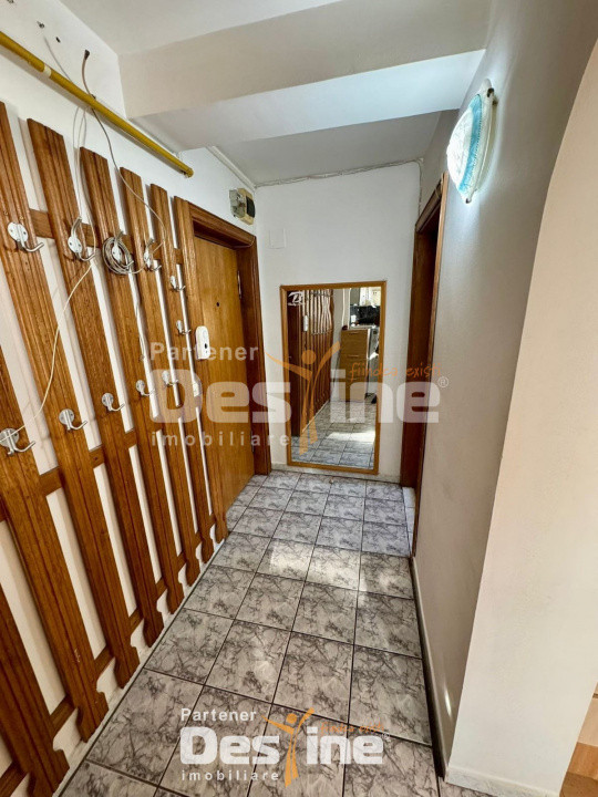 Podu Ros - Apartament 3 camere semidecomandat, MOBILAT și UTILAT