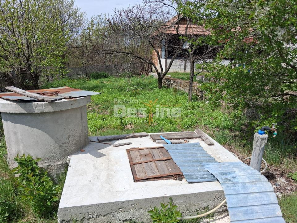 Casă renovată complet, 3068 mp teren, lângă Mănăstirea Surpatele-Valcea