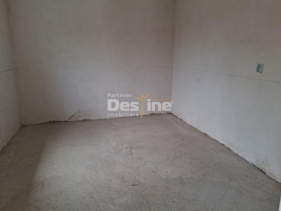 Casă renovată complet, 3068 mp teren, lângă Mănăstirea Surpatele-Valcea