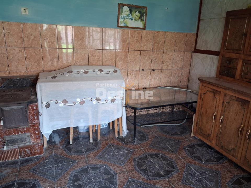 Casă renovată complet, 3068 mp teren, lângă Mănăstirea Surpatele-Valcea