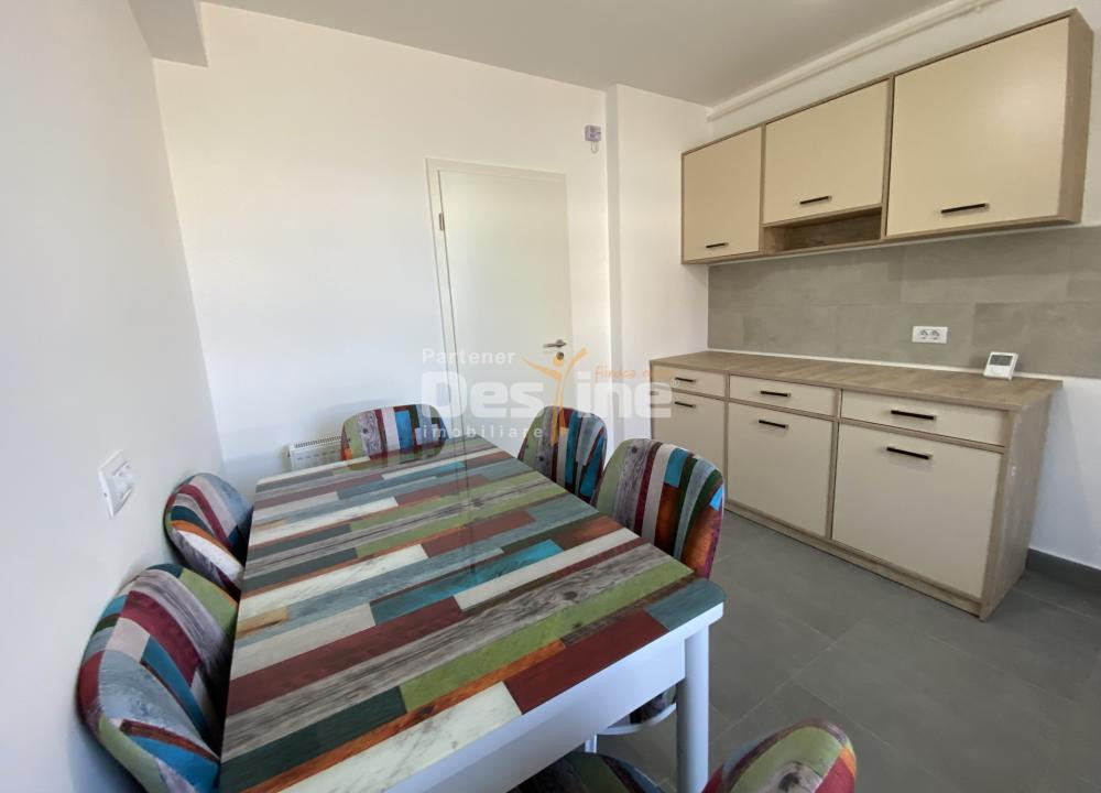 Apartament 2 camere decomandat, balcon, loc de parcare, complex Grandis Coresi 