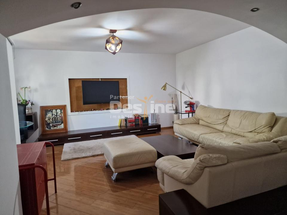 13 Septembrie-Drumul Sării | 3 camere | 82mp | et 2/4 | mobilat | 203.500 euro