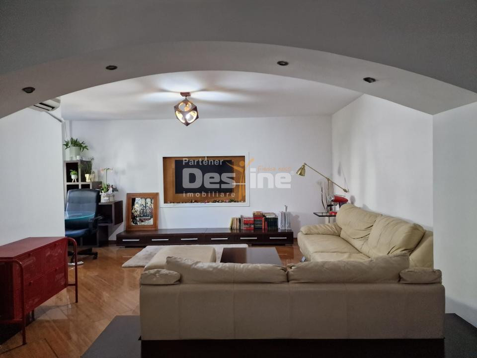 13 Septembrie-Drumul Sării | 3 camere | 82mp | et 2/4 | mobilat | 203.500 euro