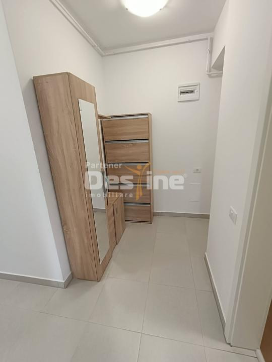 Apartament cu 3 camere, balcon 20 mp, loc de parcare acoperit, 2 bai, Tractorul