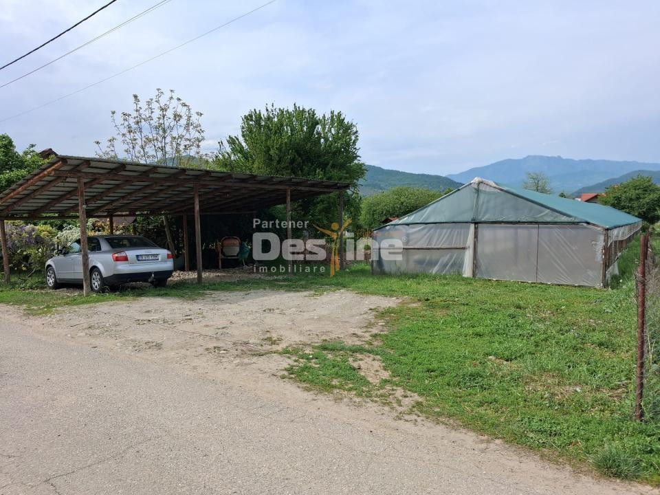 Loturi teren intravilan în Dăești, cu utilități complete, solar și garaj 