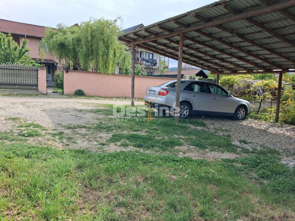 Loturi teren intravilan în Dăești, cu utilități complete, solar și garaj 