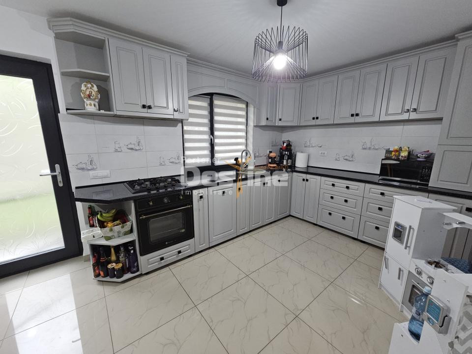 Casa 3 camere, Valea Adanca, mobilata de lux, COMISION 0%
