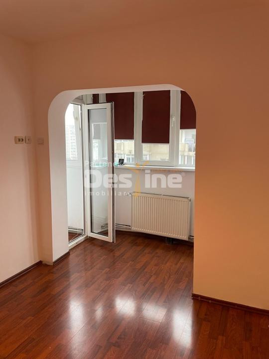 13 Septembrie-Prosper | 3 camere | 82mp | et 8 | renovat | 137.000 euro