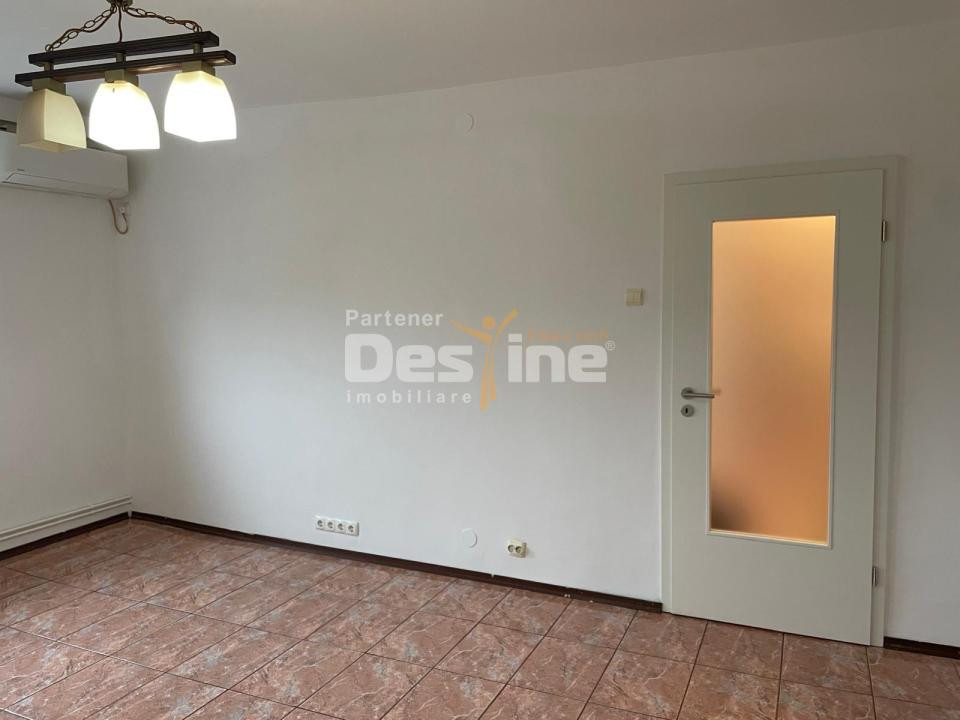 13 Septembrie-Prosper | 3 camere | 82mp | et 8 | renovat | 137.000 euro