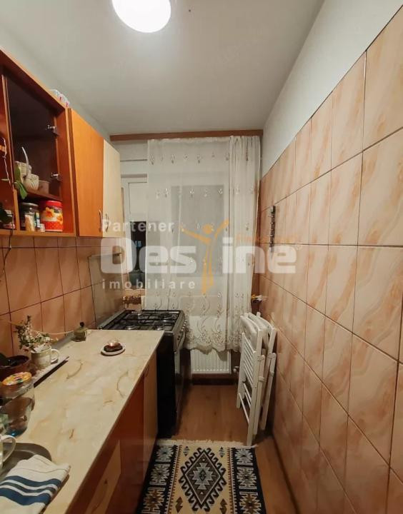 Apartament 2 camere, separatie de gaze, etajul 4/4, Lamaita Vest