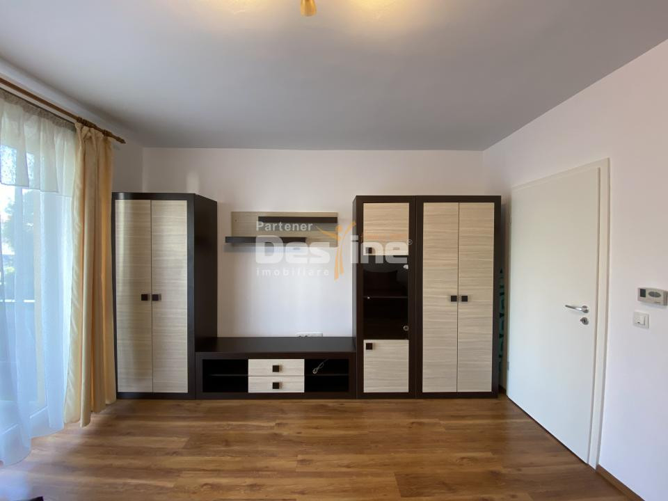 Garsoniera situata la etaj intermediar, cu balcon si loc de parcare, Avantgarden