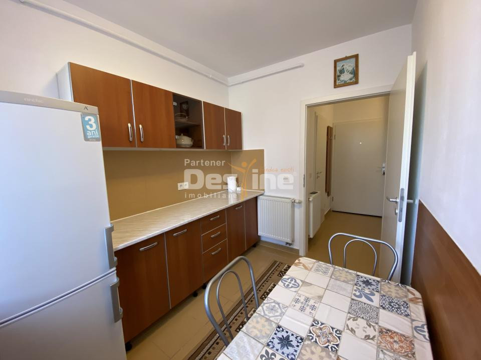 Garsoniera situata la etaj intermediar, cu balcon si loc de parcare, Avantgarden