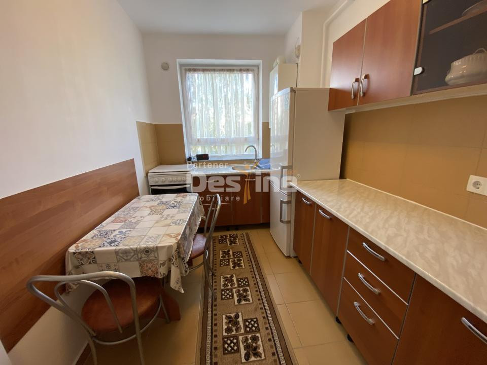 Garsoniera situata la etaj intermediar, cu balcon si loc de parcare, Avantgarden