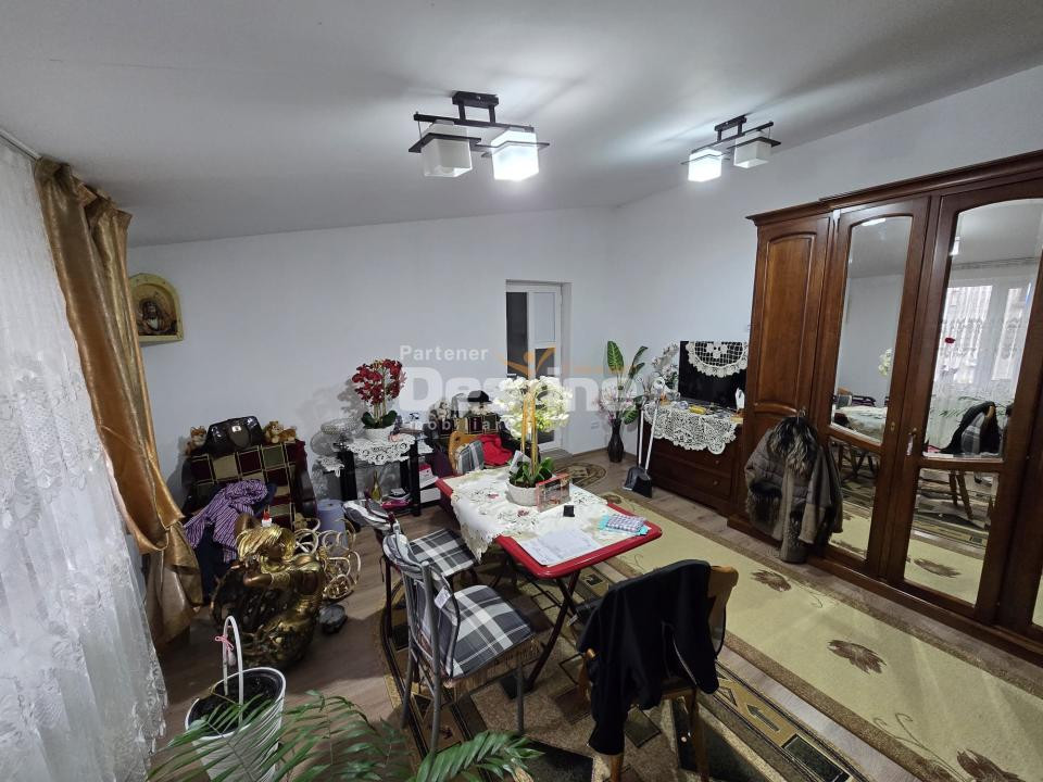 Casă Spațioasă Galata – 6 Camere, 240 mp Utili – Lângă Lidl, Mutare Imediată