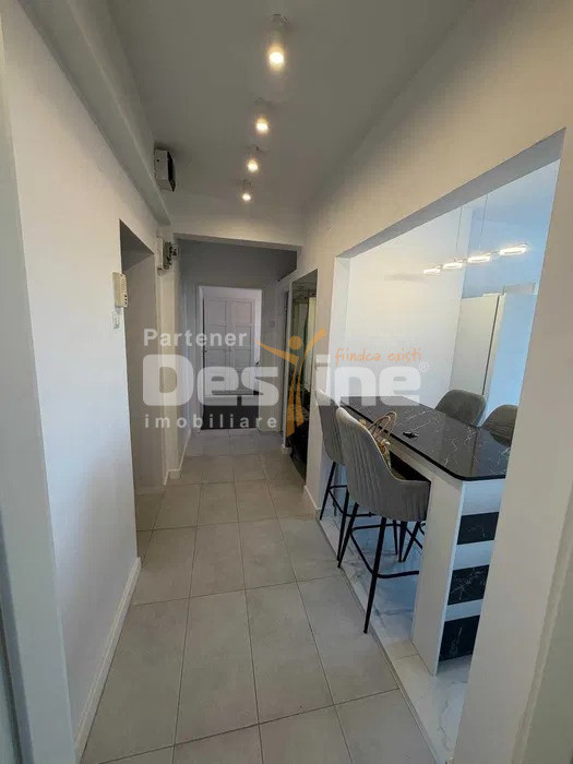 Apartament 2 camere, etajul 2 din 4, Zona Patria 