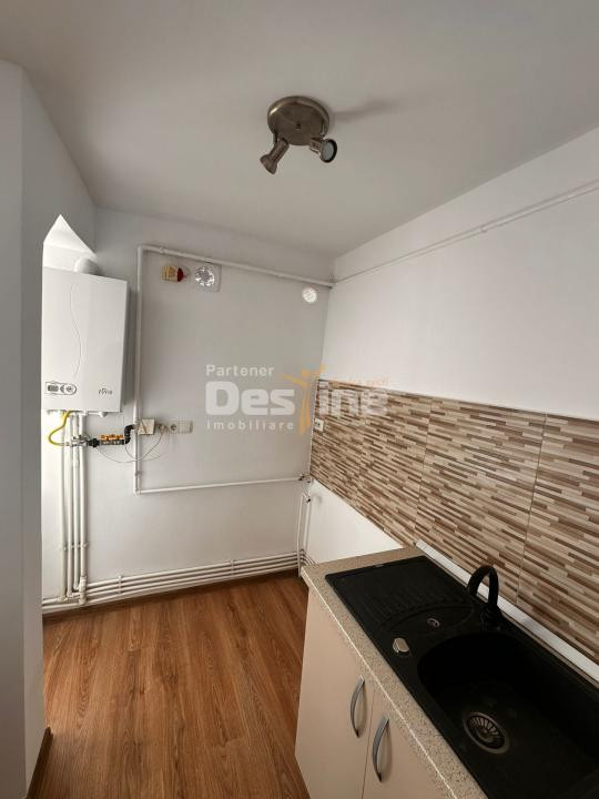Garsoniera de vanzare 25.500€  zona Darmanesti