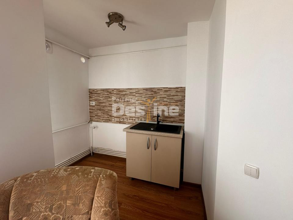 Garsoniera de vanzare 25.500€  zona Darmanesti