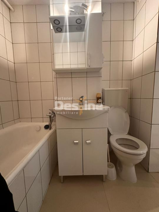 Garsoniera de vanzare 25.500€  zona Darmanesti