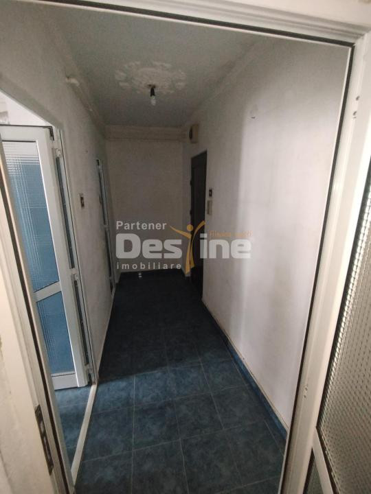 Grasoniera 42 mp strada Rozelor in spate la OMV 38.000€